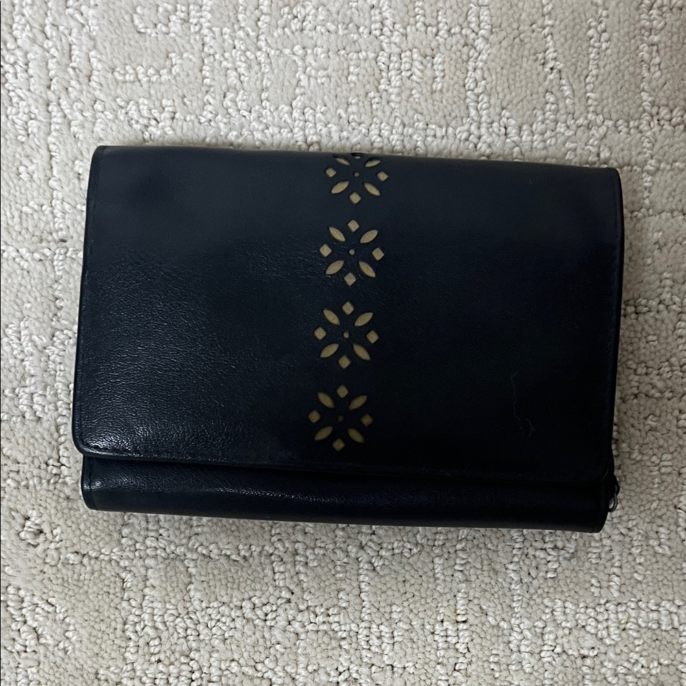 MONDANI Black Leather wallet with Cutout flower Design